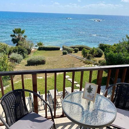 Amazing Front Line Villa In Coral Bay Peyia Buitenkant foto