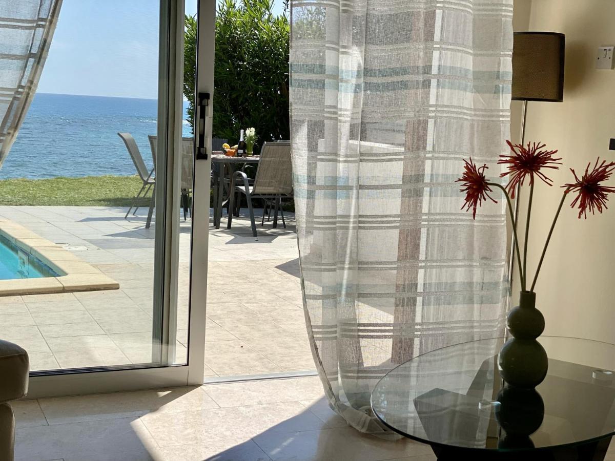 Amazing Front Line Villa In Coral Bay Peyia Buitenkant foto