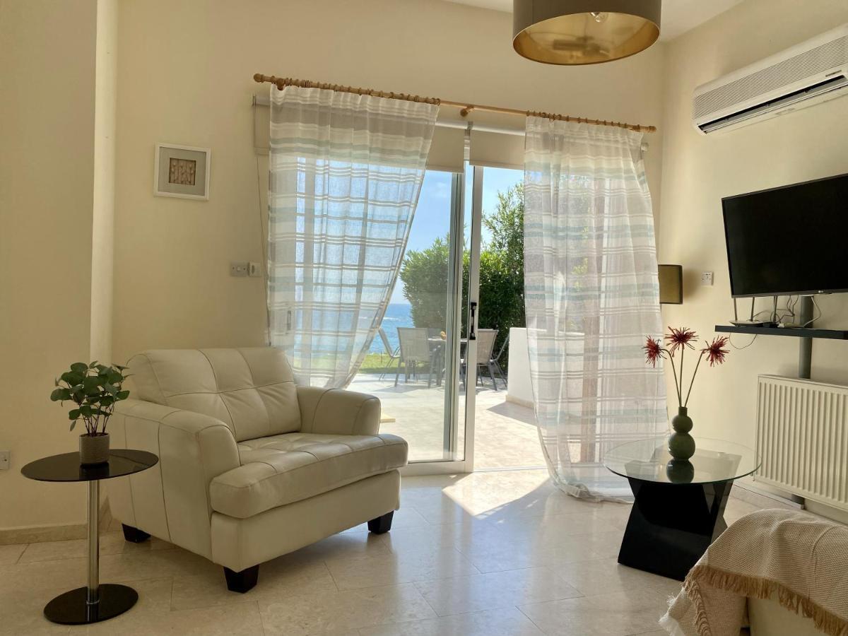 Amazing Front Line Villa In Coral Bay Peyia Buitenkant foto