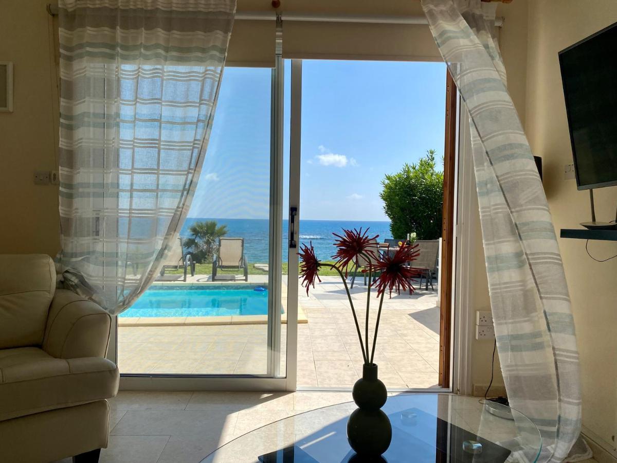 Amazing Front Line Villa In Coral Bay Peyia Buitenkant foto