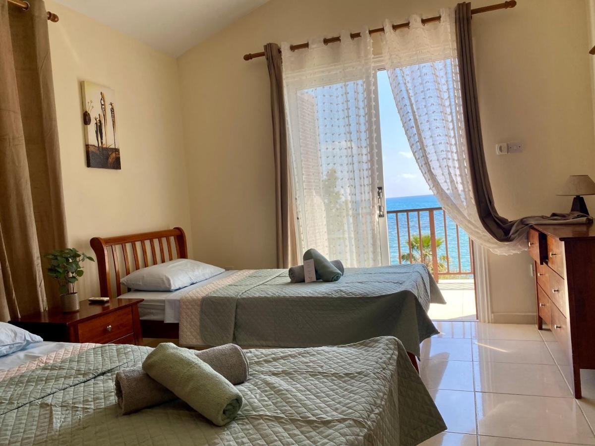 Amazing Front Line Villa In Coral Bay Peyia Buitenkant foto