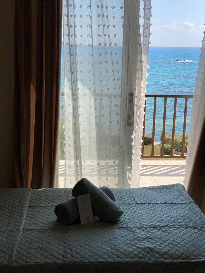 Amazing Front Line Villa In Coral Bay Peyia Buitenkant foto